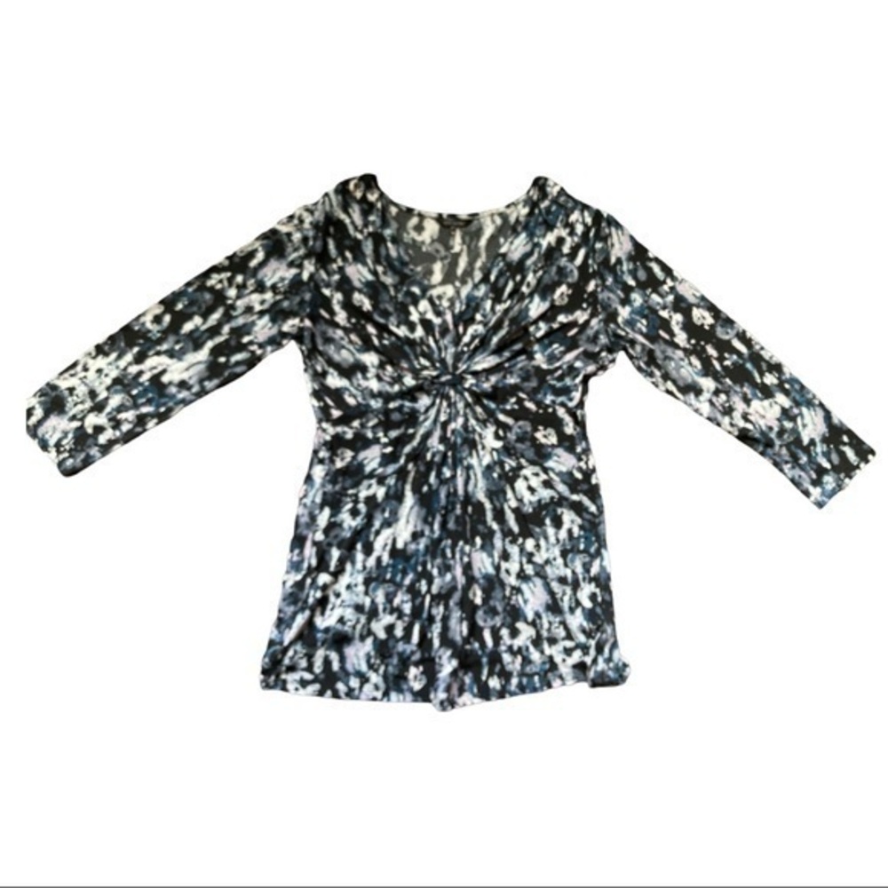 Daisy Fuentes size medium silky flowing top, V-neck, gathered draping look